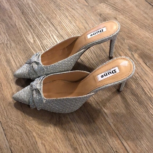 𝅺dune London Silver Sparkle Glitter Mule Heels w Bow Accent - New EU 36 US 5 - Picture 2 of 7